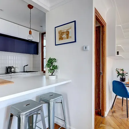 Marais - 1br Apartment *