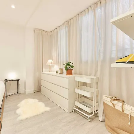 Classy 2bd-4p - Eiffel Tower Apartment