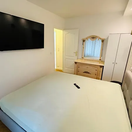 Apartment T3 With Balcony Near The Opera Paris