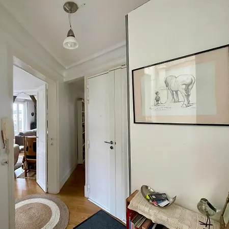 Grand Familial Parisien, Avec Balcon Et Parking