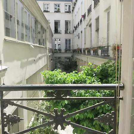Roommate Share Colocation 1 Bedroom In Two Bedroom Luxe Marais Bretagne Citycosy Apartment Paris