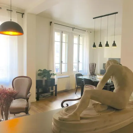 Roommate Share Colocation 1 Bedroom In Two Bedroom Luxe Marais Bretagne Citycosy * Paris