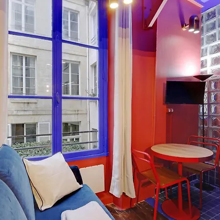 Colourful For 2 - Heart Of Le Marais Paris