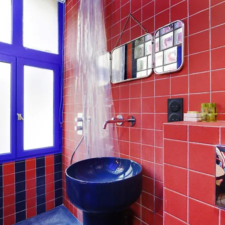 Colourful For 2 - Heart Of Le Marais Apartment