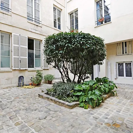 Colourful For 2 - Heart Of Le Marais * Paris
