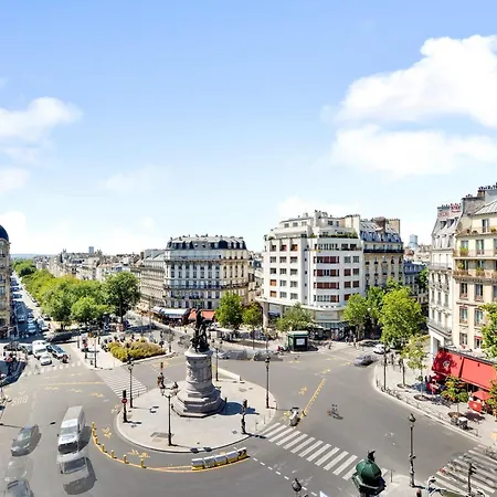 Superb Bright Clichy Montmartre París
