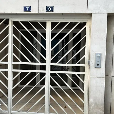 Апартаменты Avec Terrasse Au Coeur De - 11eme Париж