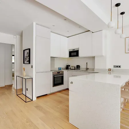 Passy - Eiffel Tower - Amazing 2br With Garden شقة باريس