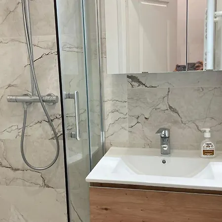 Haussmann A 15 Apartment *