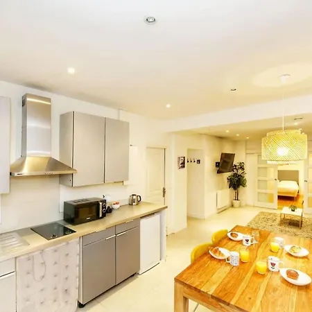 Moderne Et Elegant A 5 - 4p Париж