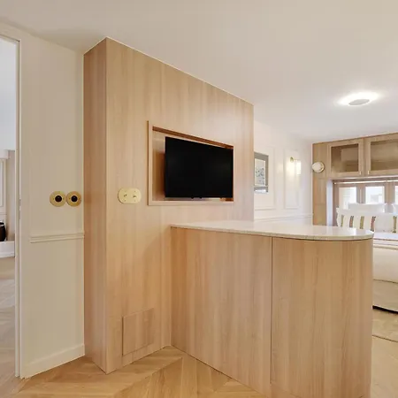 Апартаменты Oniri - Serviced Rue Furstenberg - Saint Germain
