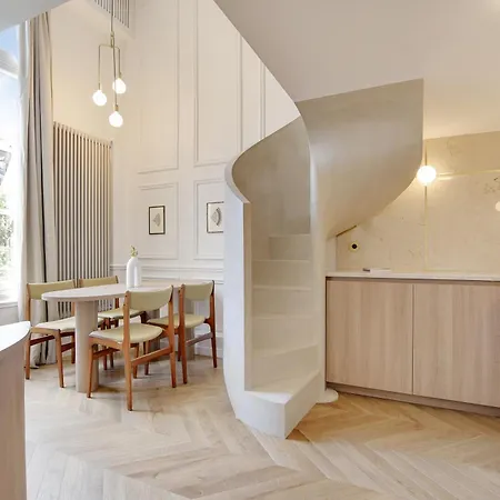 Апартаменты Oniri - Serviced Rue Furstenberg - Saint Germain