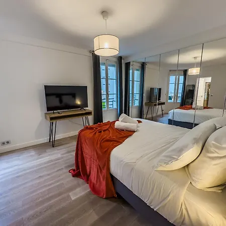 Penbed - Concorde Champs Elysees- 3 Pieces Apartment *