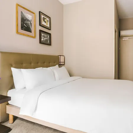 Le Frochot Hotel Pigalle, Sonder By Marriott Bonvoy