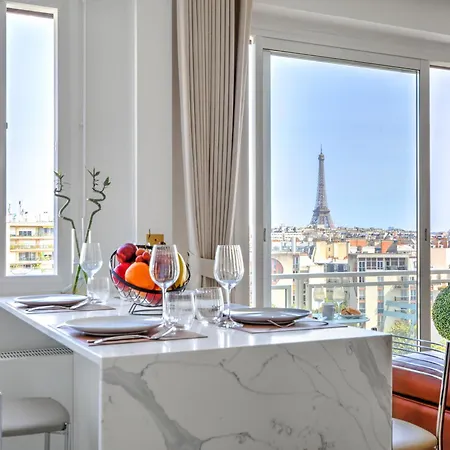 Apartment 101 Penthouse Royal A Avec Vue Imprenable Sur La Tour Eiffel Paris