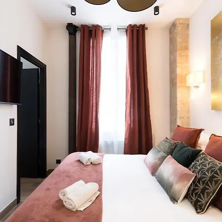 Apartment Republique Bastille Chic & Design 6p 2br *
