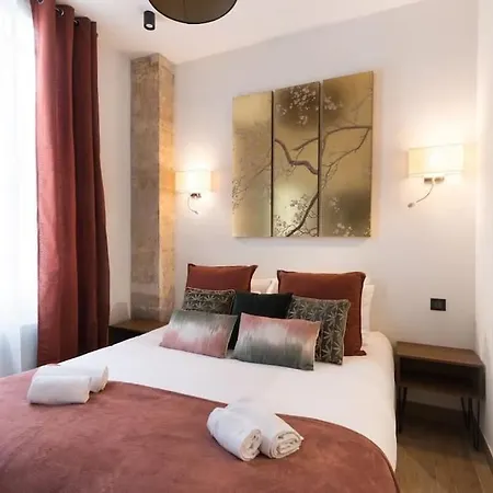 Apartment Republique Bastille Chic & Design 6p 2br Paris