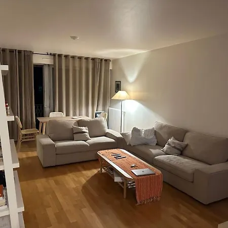 Apparemment Au Coeur De Paris