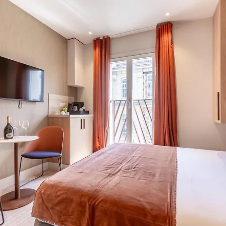 Fl By Sweett Hotel