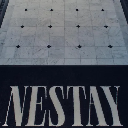 Ξενοδοχείο με διαμερίσματα Nestay Sentier