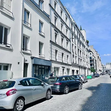 Appartement Studette Pour Etudiante, Proche De La Tour Eiffel Paris