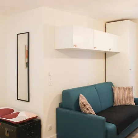 Bright With Balcony Quiet Location Appartement *