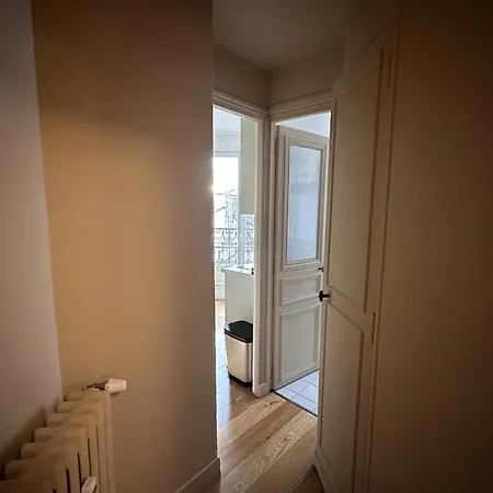 Beautiful T2 With Balcony - Near Parc Clichy