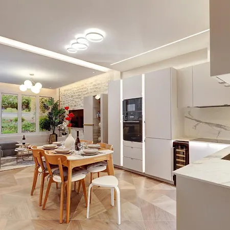 Apartment Luxueuse Haussmanienne Confort Et Elegance