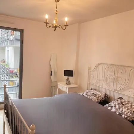 Beautiful And Large Montparnasse Appartement