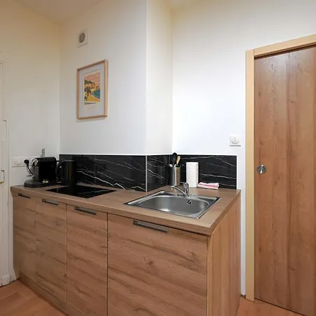 Modern Bright And Fully Renovated Appartement