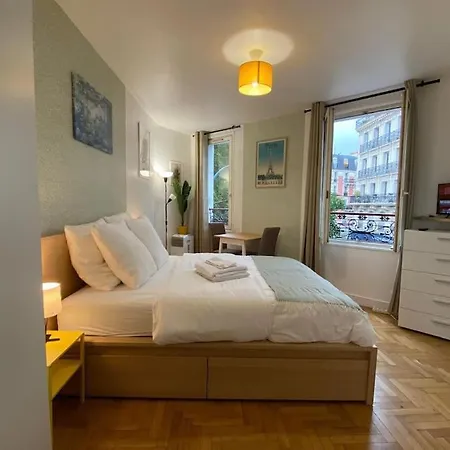 Studio Number 6 Apartment