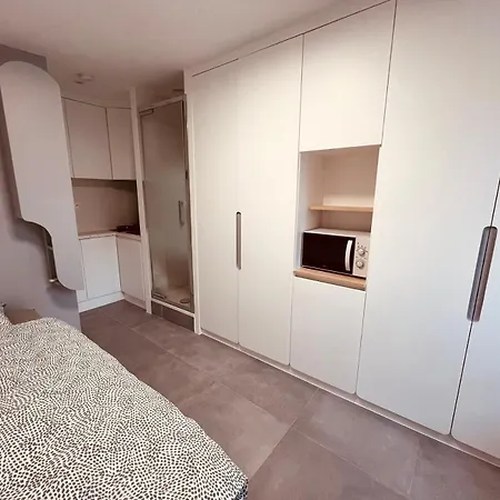 Appartamento Charming Near Chatelet Saint Sauveur *