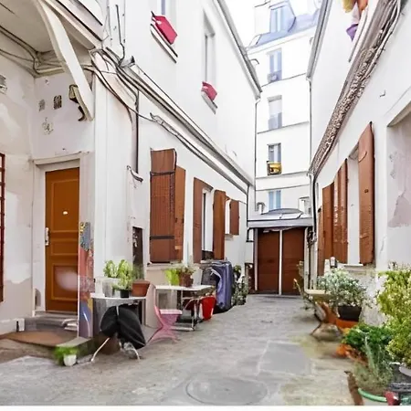 Very Cosy Flat Center Of Montmartre Апартаменты Париж