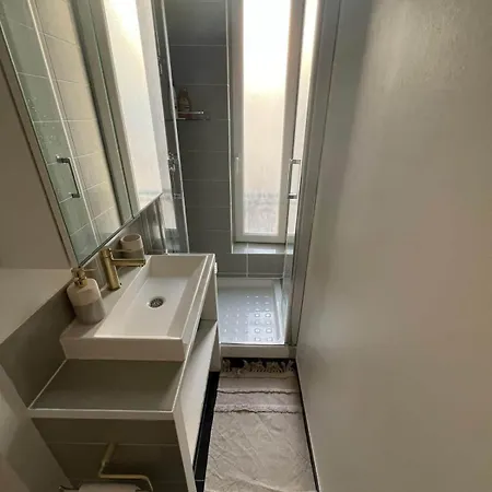 Very Cosy Flat Center Of Montmartre Апартаменты