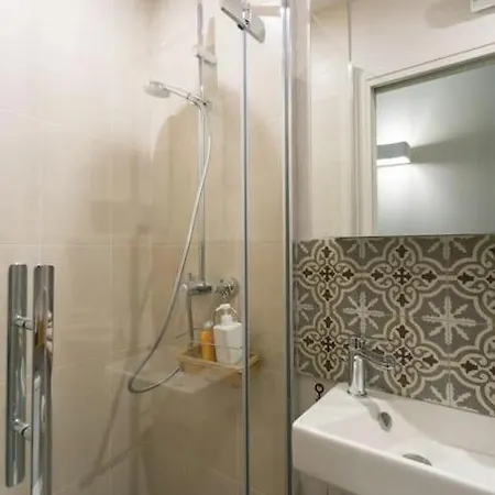 Romantic Brand New In Paris, Bathroom, Kitchen Paříž
