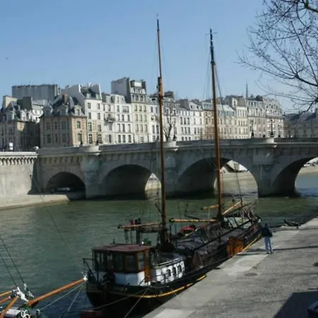 Romantic Brand New In Paris, Bathroom, Kitchen Apartmán