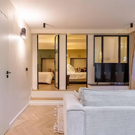 New Spacious 4 Star Family In Chic 16th District Apartment