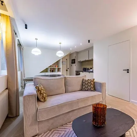 New Spacious 4 Star Family In Chic 16th District Apartment *