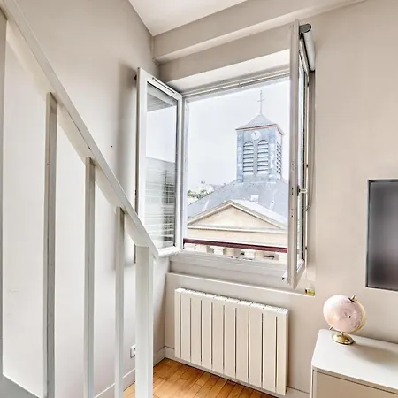 St Dom Face - Vue Tour Eiffel Appartement Paris