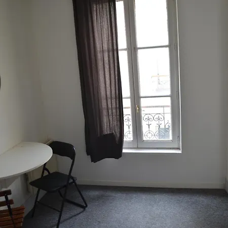 Appartement 18 *