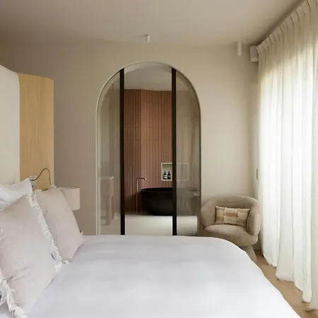 Luxury With Eiffel Tower View