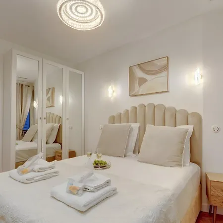 Διαμέρισμα 348 Ponthieu - Superb In