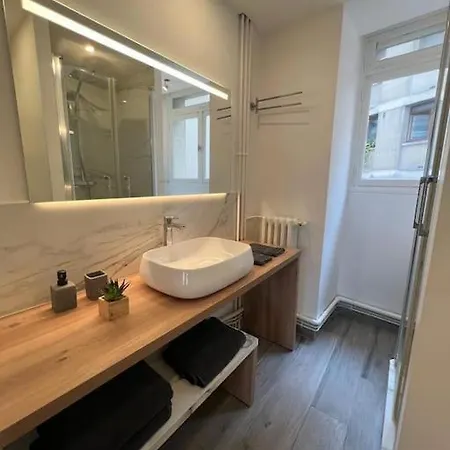 Magnifique 2 Tour Eiffel Appartement *