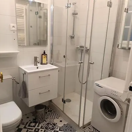 Apartment Flat 31m2 Near Pompidou Center, Marais, Les Halles, Mobility Lease Only Paris