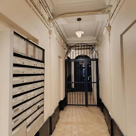 Flat 31m2 Near Pompidou Center, Marais, Les Halles, Mobility Lease Only *