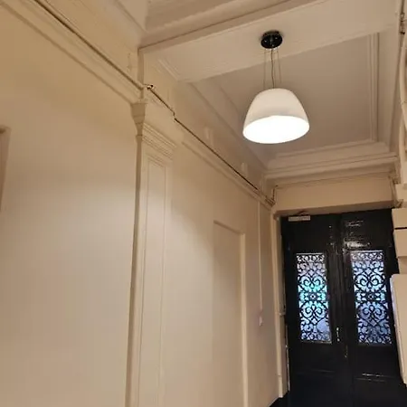 Apartment Flat 31m2 Near Pompidou Center, Marais, Les Halles, Mobility Lease Only