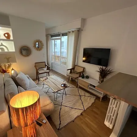 Cozy Modern - Paris