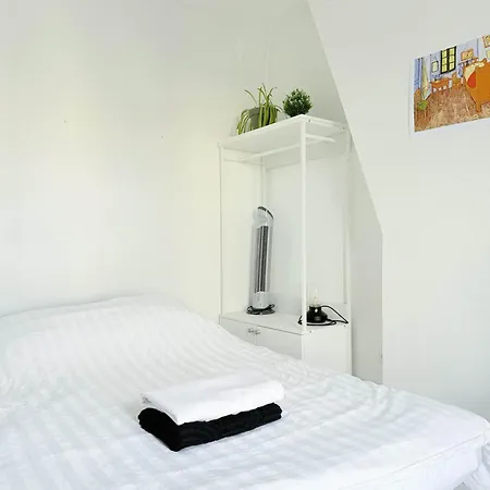 Modern Near Place De La Bastille Voltaire * 巴黎