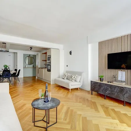 266 Montefiore Superbe A Lejlighed