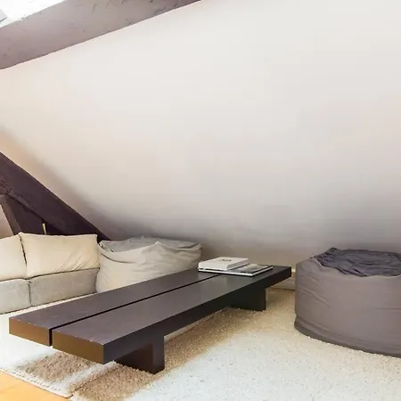Apartment Small Triplex *